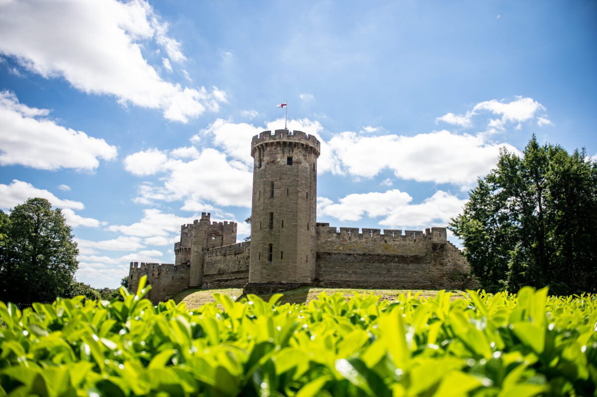 Warwick Castle to shine yellow in support of lifesaving charity